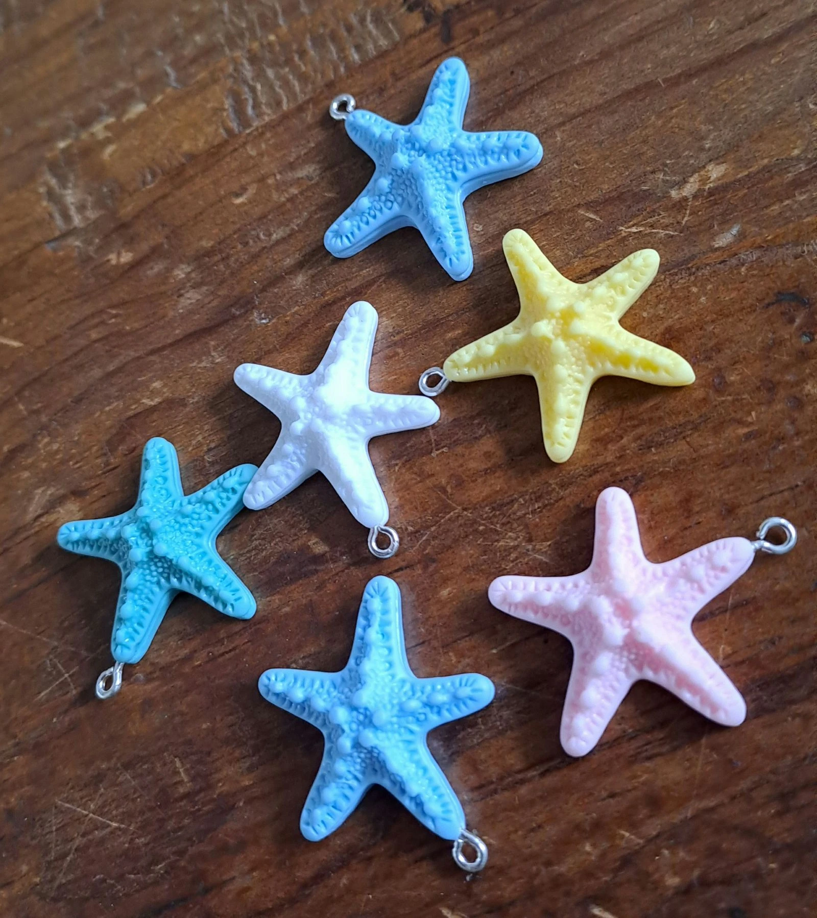 Pendentifs étoiles de mer en résine 30mm 6 pièces – photo 2